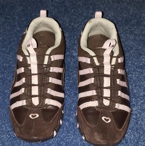 Sketchers Girls Caravan Size 4